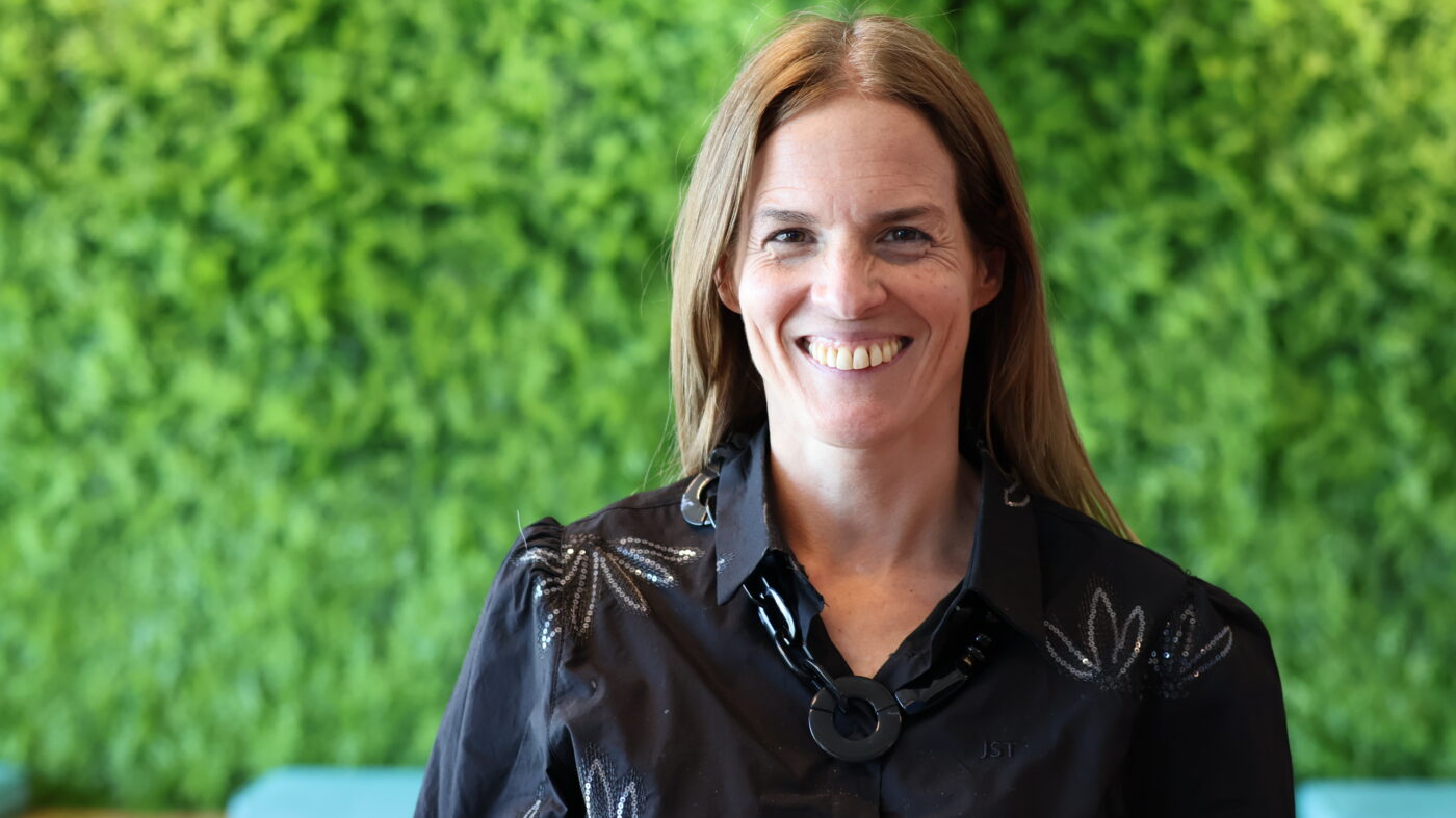 Ivana Thornton, referente en gestión de talento y futuro del trabajo, analiza el impacto de la longevidad, la inteligencia artificial y la convivencia generacional en las organizaciones.